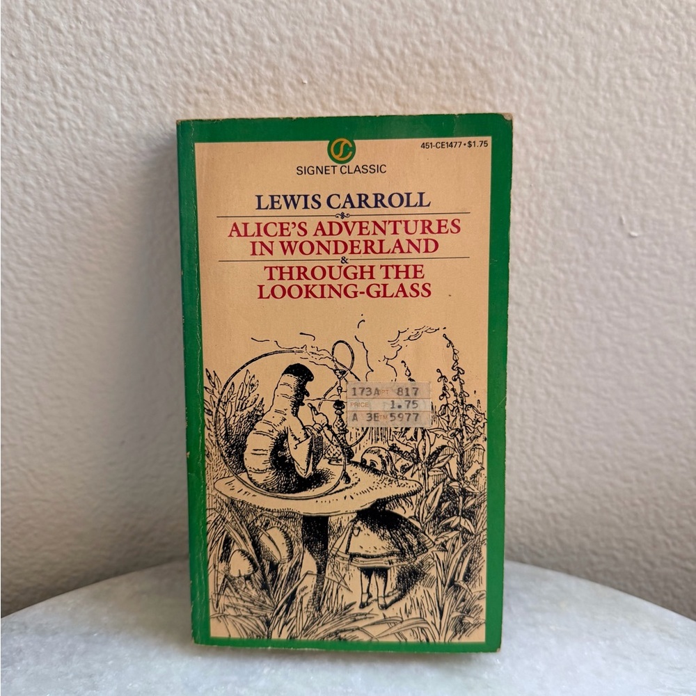 Signet Classic Lewis Carroll - Alice's Adventures in Wonderland (Green Cover)